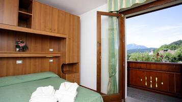 Con stile personalizzato, con arredamento individuale, una scrivania