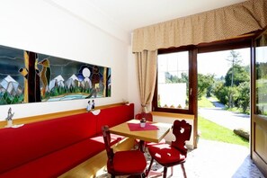 Tägliches inbegriffenes Frühstücksbuffet