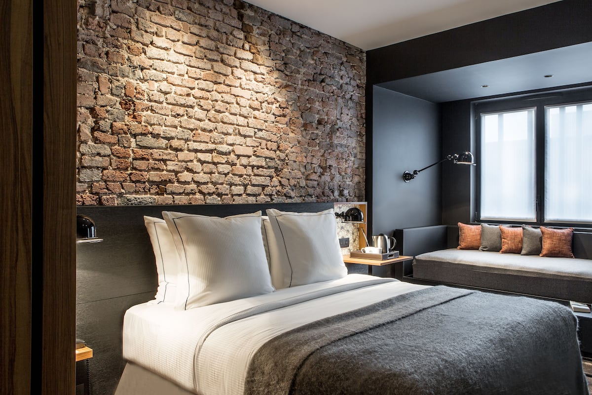 Triple Room | Premium bedding, down comforters, in-room safe, soundproofing