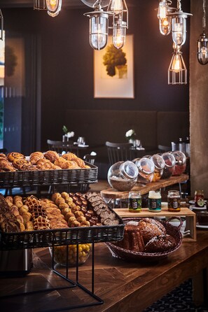 Daily buffet breakfast (EUR 22 per person)