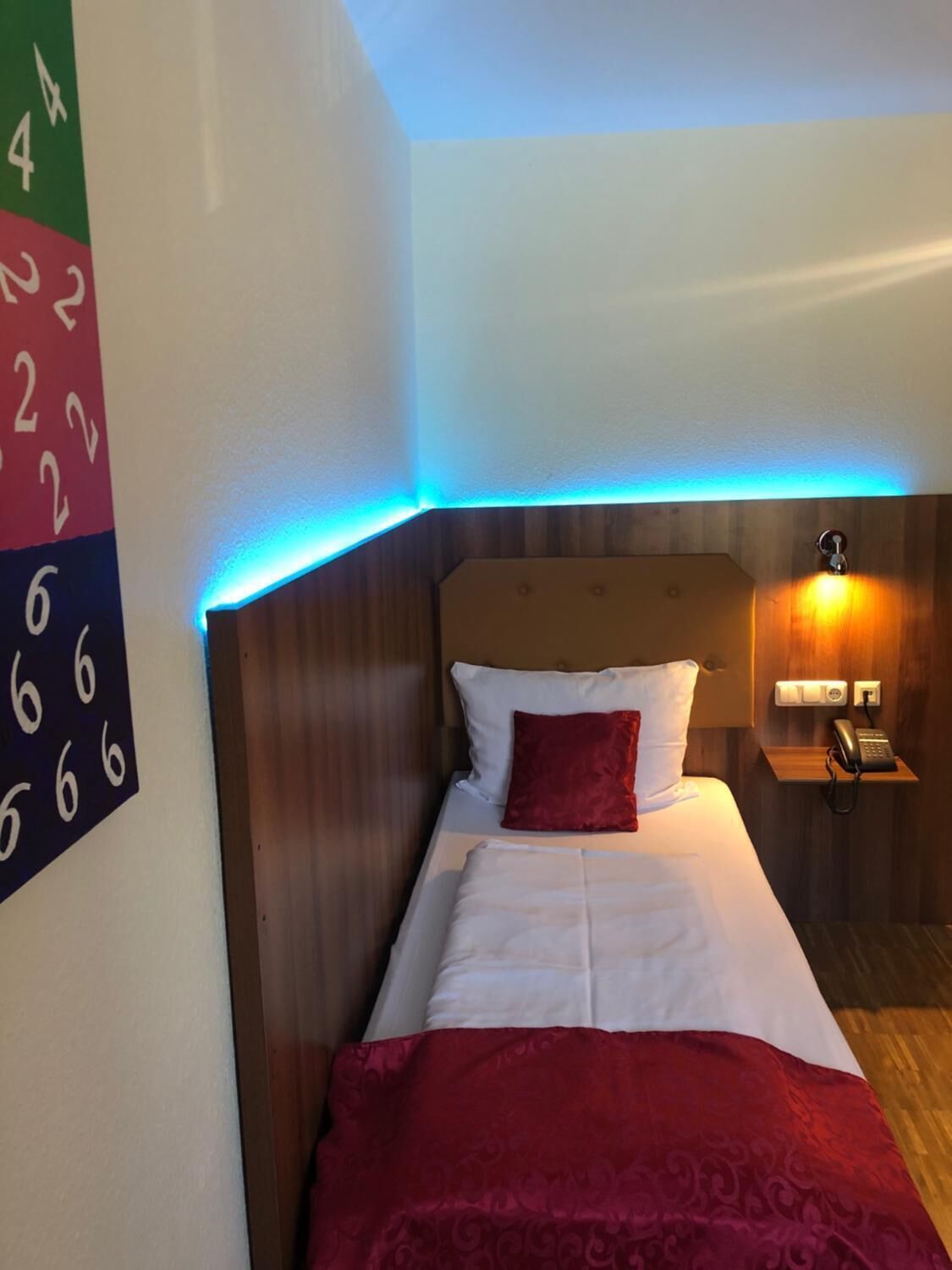 desk, soundproofing, rollaway beds, free wifi