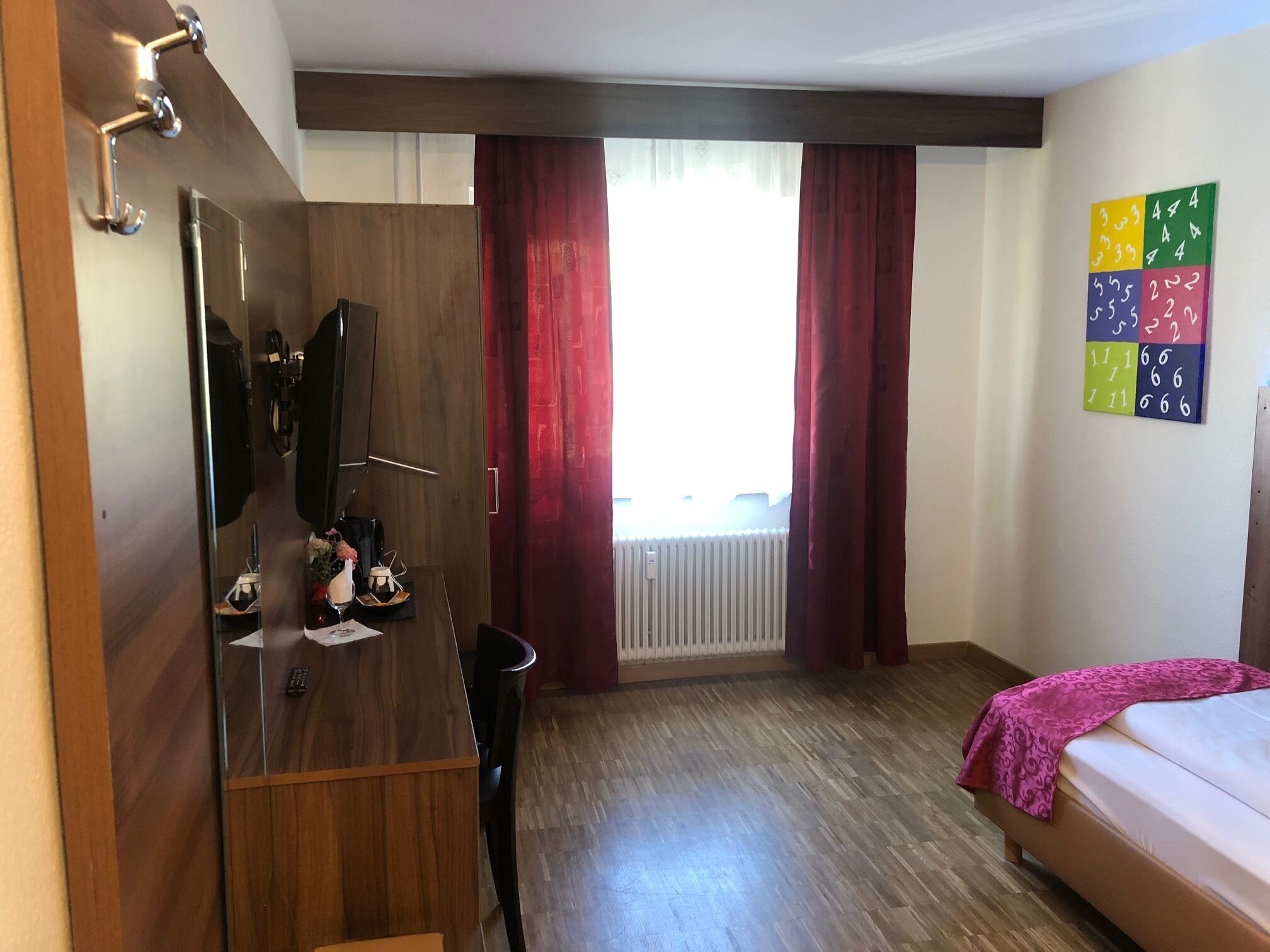 single room | desk, soundproofing, rollaway beds, free wifi