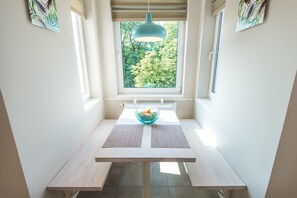 アパートメント パークビュー 中 2 階 (Miami) | 専用キッチン | 冷蔵庫、コンロ、食器洗い機、エスプレッソマシン