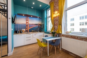 アパートメント コートヤードビュー タワー (San Francisco) | 専用簡易キッチン | 冷蔵庫、コンロ、食器洗い機、エスプレッソマシン
