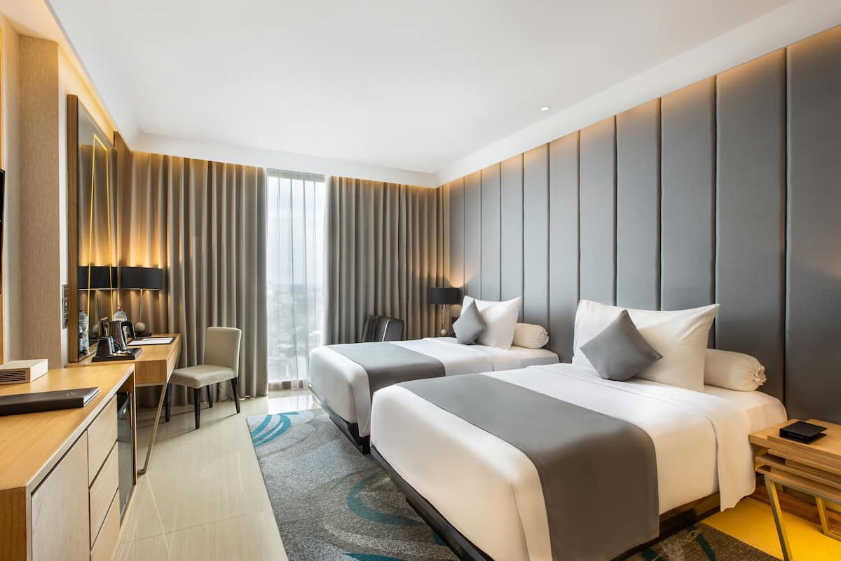 1 bedroom, premium bedding, minibar, in-room safe
