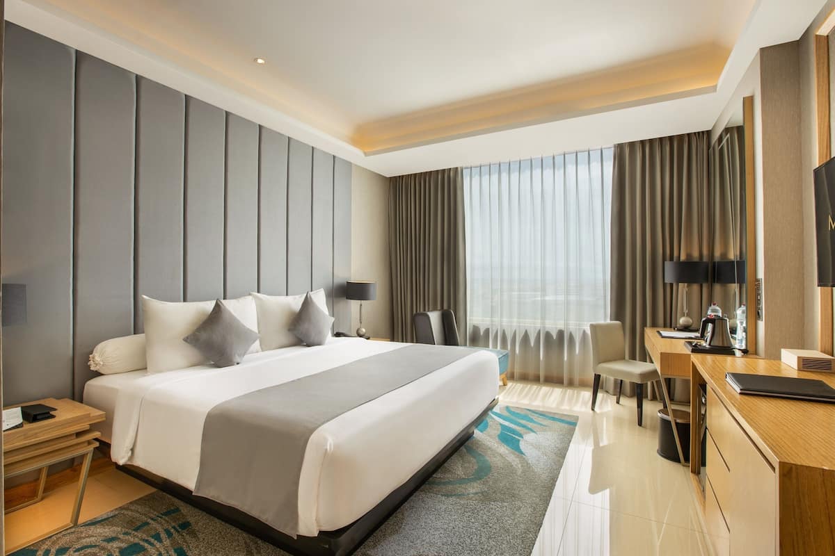 1 bedroom, premium bedding, minibar, in-room safe