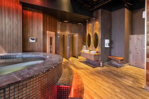 Soins d'aromathérapie, soins de réflexologie, 2 salles de soins