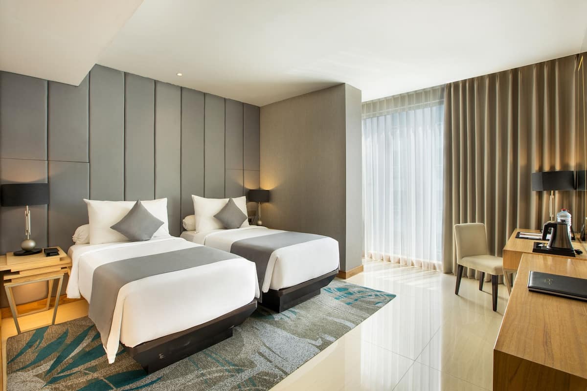1 bedroom, premium bedding, minibar, in-room safe