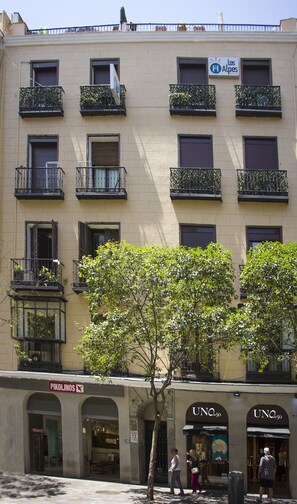 Fachada de la propiedad