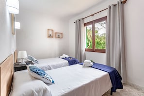 4 bedrooms, free WiFi, bed sheets