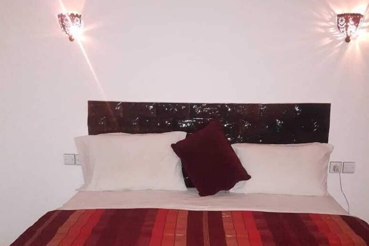 Habitación doble estándar | Tabla de planchar con plancha, cunas gratuitas y wifi gratis 