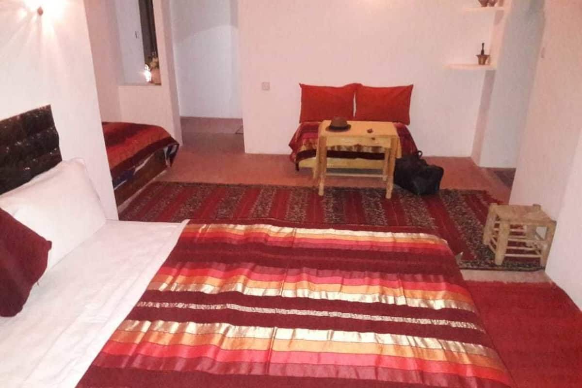 Triple Room | Iron/ironing board, free cribs/infant beds, free WiFi, bed sheets