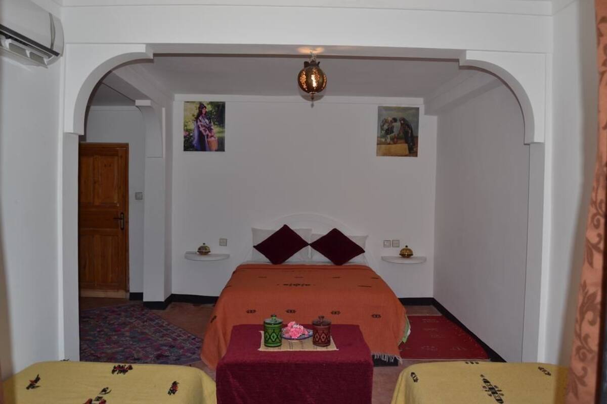 Quadruple Room | Iron/ironing board, free cribs/infant beds, free WiFi, bed sheets