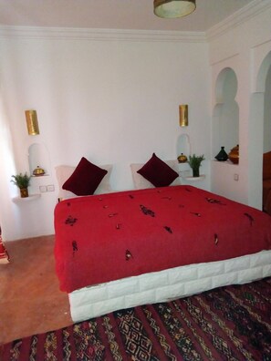 Habitación doble superior | Tabla de planchar con plancha, cunas gratuitas y wifi gratis 