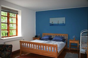 2 bedrooms, travel crib, WiFi, bed sheets