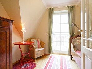 Unclassified image, 3 of 15, button