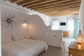 Egyptian cotton sheets, premium bedding, in-room safe - Villa Meliti (Mykonos)