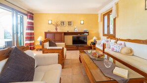 TV, fireplace, DVD player - Buena Vida by dracmallorca (Cala Figuera)