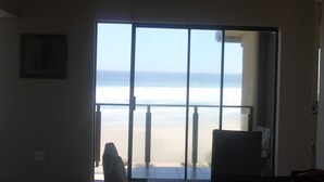Unclassified image, 2 of 21, button - Oyster bay beach house (Oyster Bay)