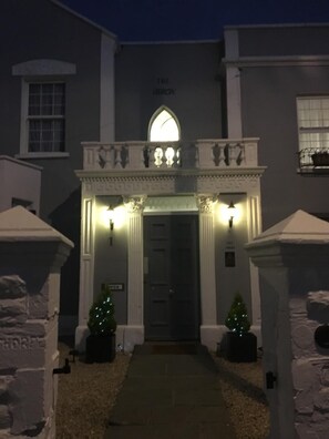 Exterior - The Ibrox Lodge (Bristol)