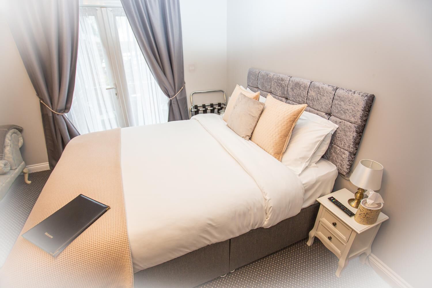 Premium bedding, soundproofing, iron/ironing board, free WiFi