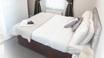 Premium bedding, soundproofing, iron/ironing board, free WiFi