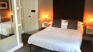 Superior Double Room, Balcony | Individually decorated, individually furnished, desk, free WiFi