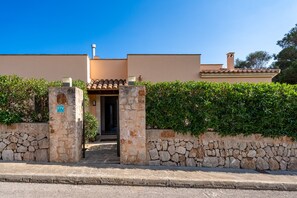 Exterior - Villa Esquina in Son Mojer-Cala Santanyí, near the beach, with pool and wifi (Cala Santanyí)