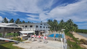 Egyptian cotton sheets, premium bedding, memory-foam beds, minibar -  Chilly Beach Resort Palawan (Aborlan)