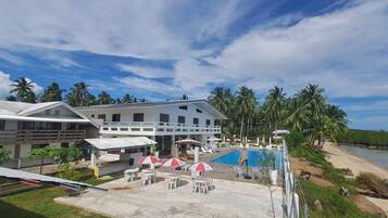 Egyptian cotton sheets, premium bedding, memory foam beds, minibar