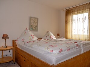 3 soverom, reiseseng for barn og sengetøy