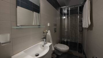 Double Room, Sea View | Bathroom | Shower, towels