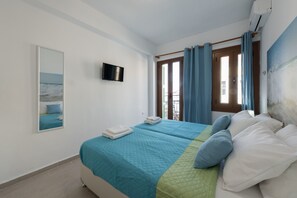 Habitación con 2 camas individuales, vistas al mar | Sistema de insonorización, wifi gratis, ropa de cama