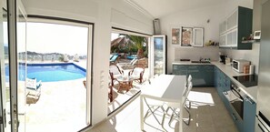 Bungalow, Meerblick | Eigene Küche | Großer Kühlschrank, Mikrowelle, Ofen, Herdplatte