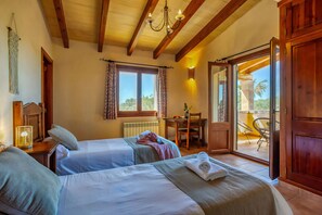 3 soverom, safe på rommet, strykejern/-brett og wi-fi (inkludert)