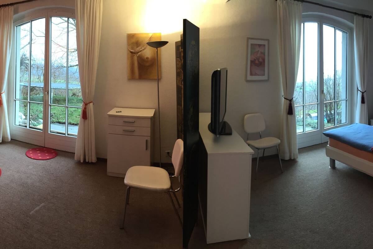 Superior tweepersoonskamer, gedeelde badkamer | Een bureau, gratis wifi, beddengoed