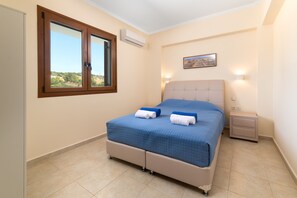 5 habitaciones, caja de seguridad en la habitación y escritorio 