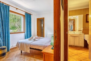 Bathtub, hair dryer, towels - Casa Sergi by dracmallorca (Cala Llombards)
