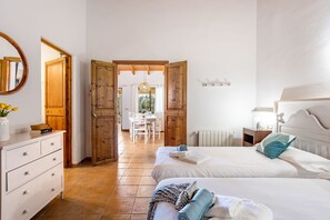 3 camere, una cassaforte in camera, ferro/asse da stiro, Wi-Fi gratuito