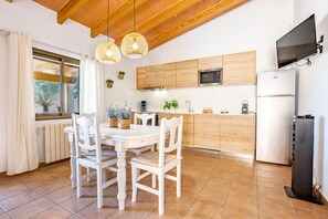 Frigorifero, microonde, forno, lavastoviglie