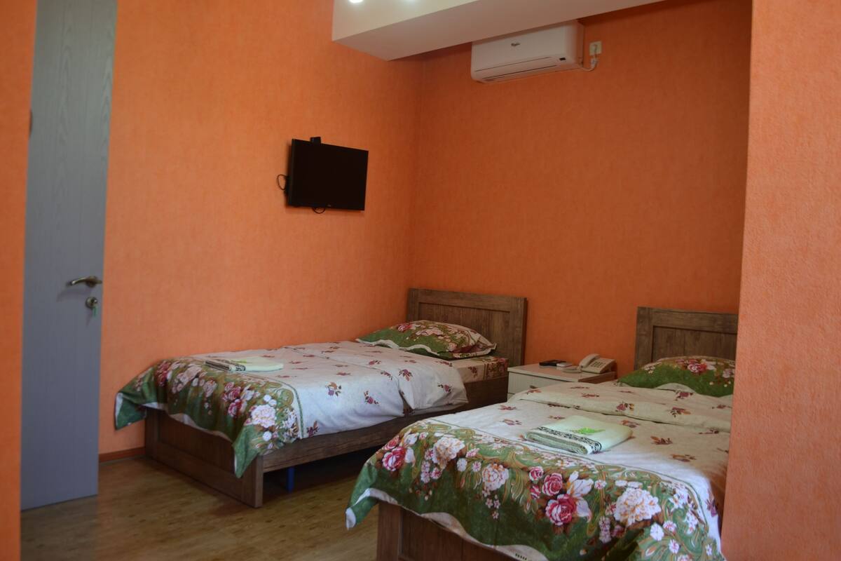 Twin Room, Multiple Beds, Non Smoking | Blackout drapes, WiFi (free), bed sheets