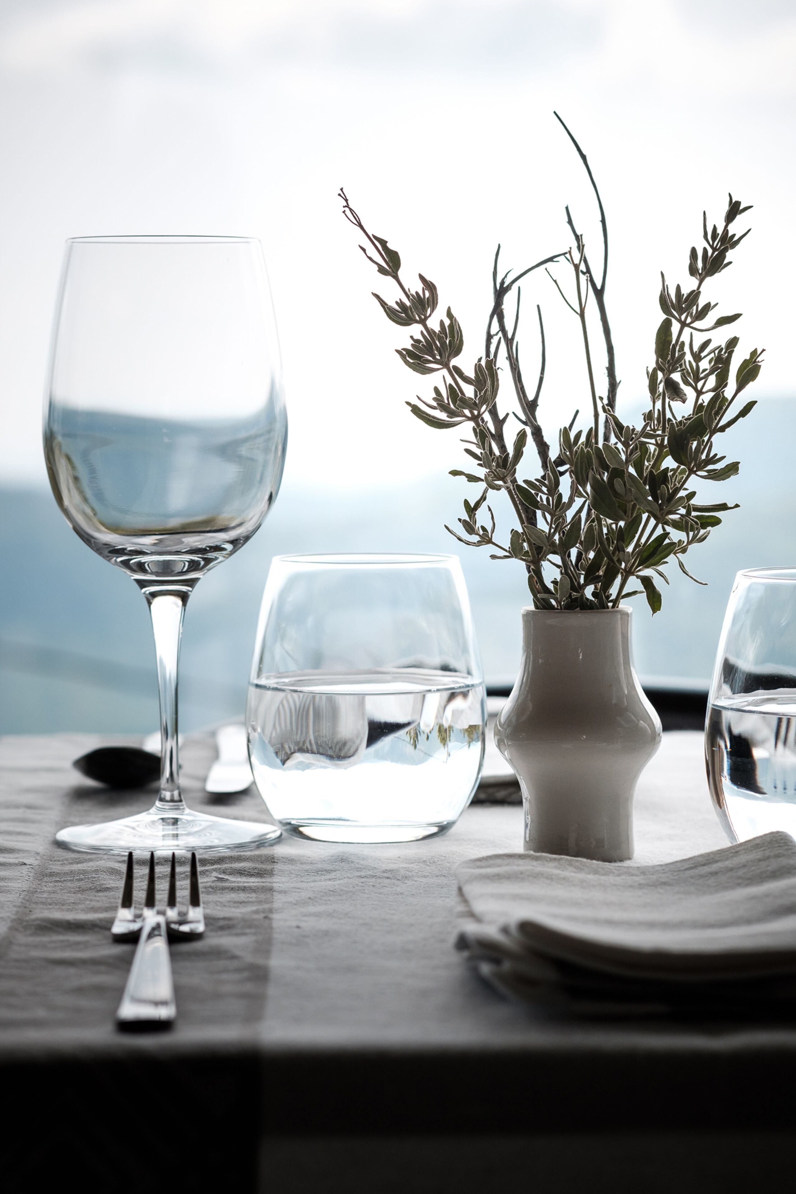 breakfast, lunch and dinner served