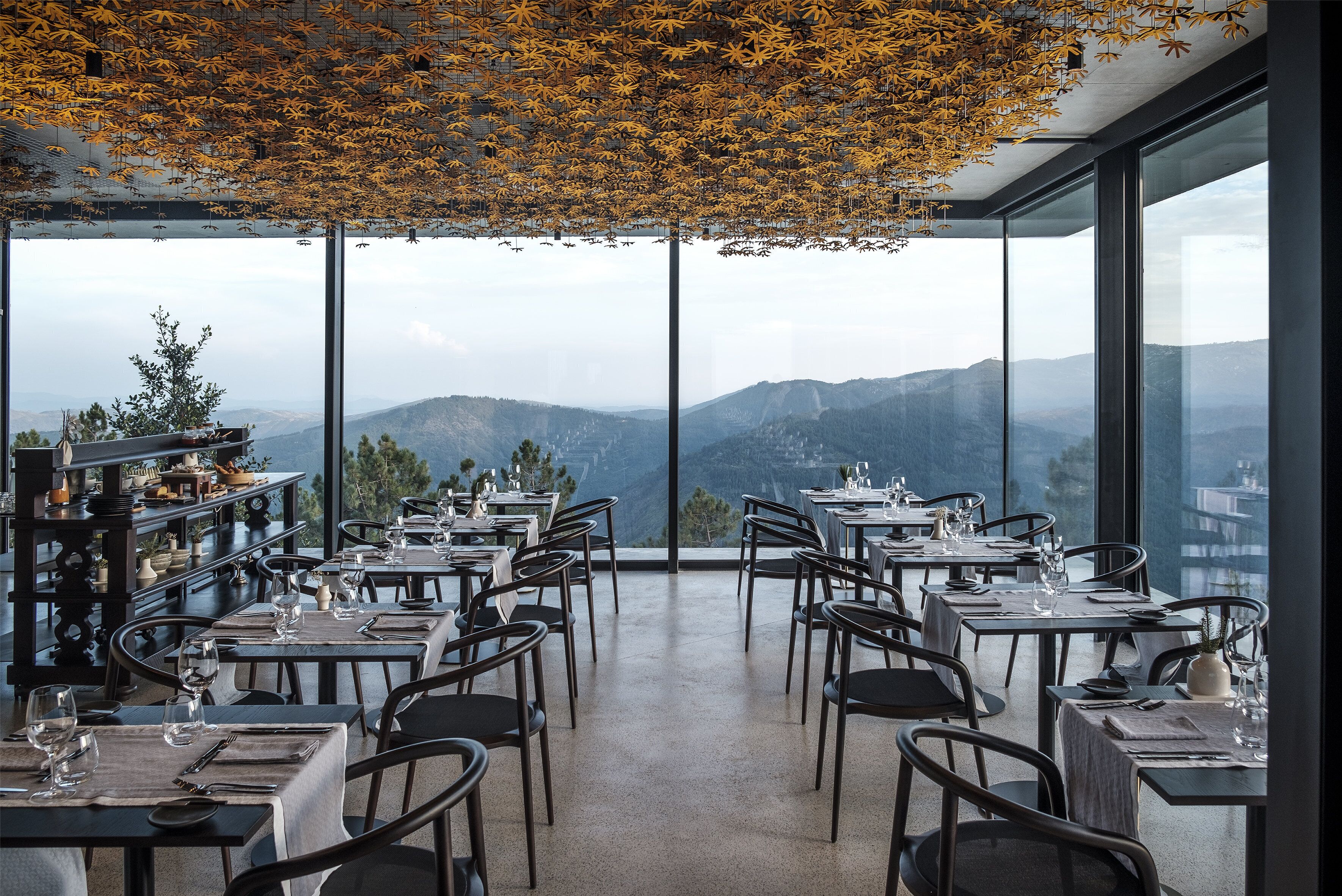 breakfast, lunch and dinner served