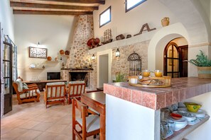 Interior - Sa Bassa Llova by dracmallorca (Santanyi)