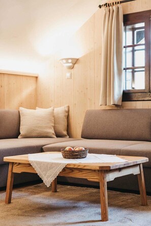 Fernseher, Kamin