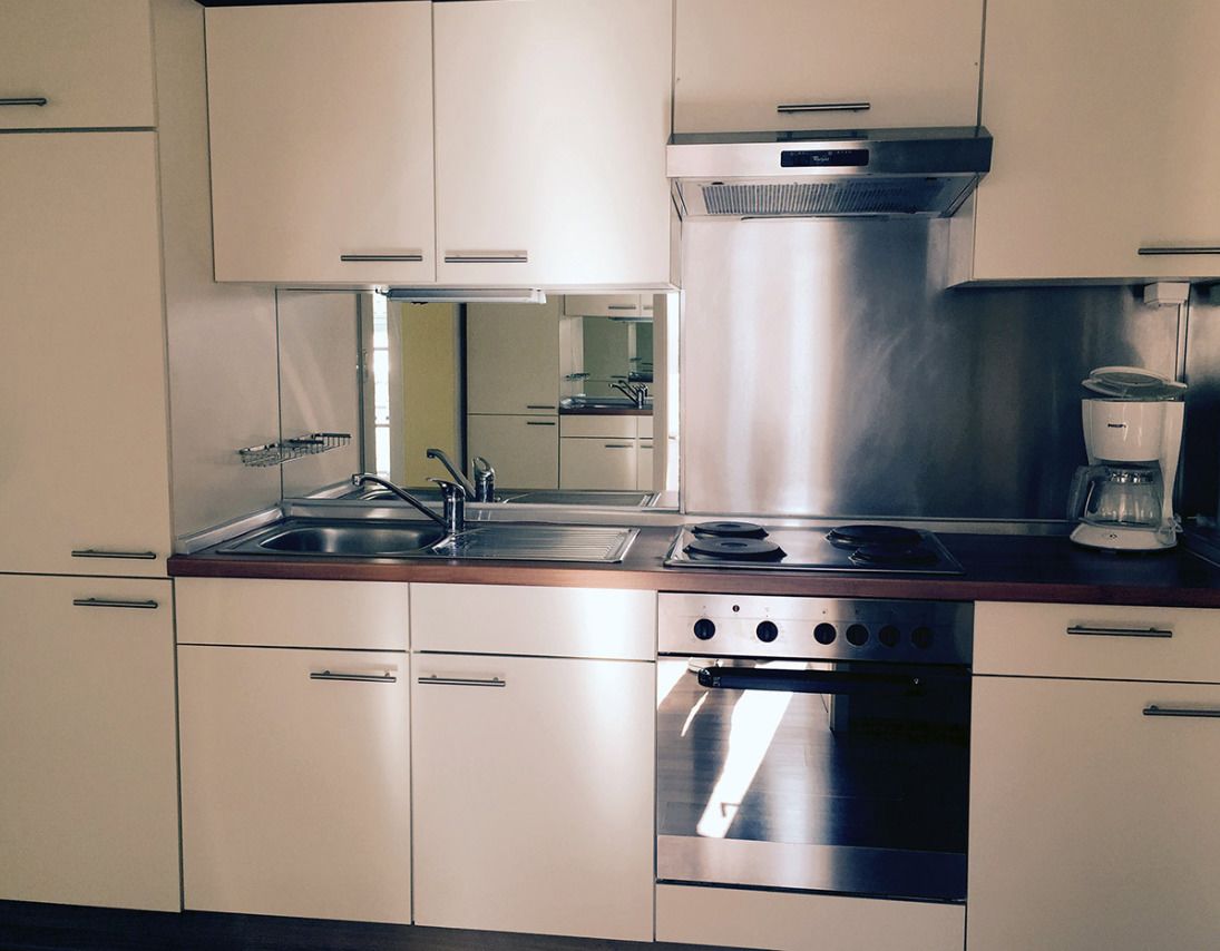 double room single use | private kitchen | fridge, microwave, stovetop, coffee/tea maker