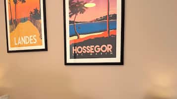 1 Schlafzimmer, Schreibtisch, Bügeleisen/Bügelbrett, Reisekinderbett