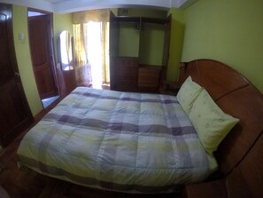 3 bedrooms, blackout curtains, iron/ironing board, bed sheets - Aloha Cusco (Cusco)
