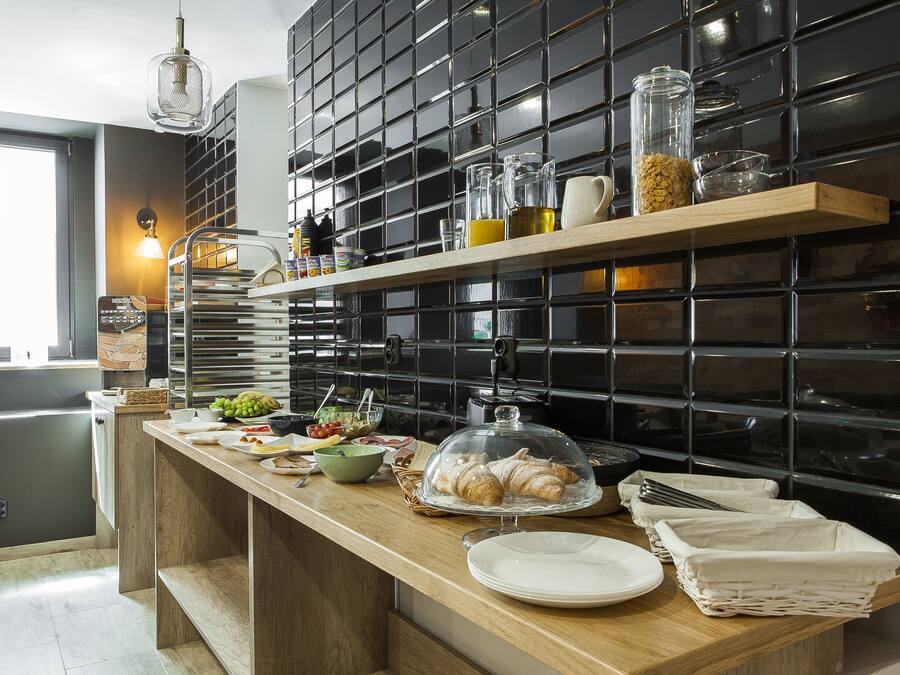 Café da manhã com buffet todos os dias (PLN 50 por pessoa)