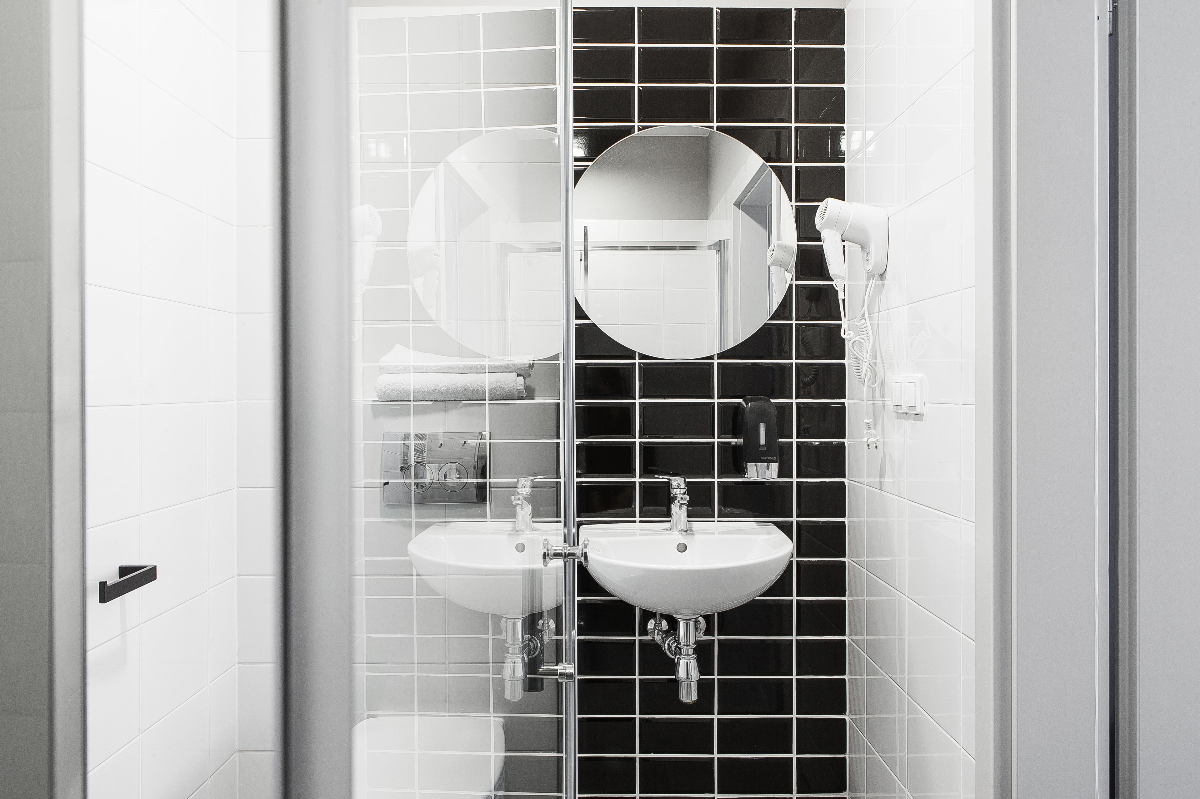 standard triple room | bathroom | hair dryer, towels